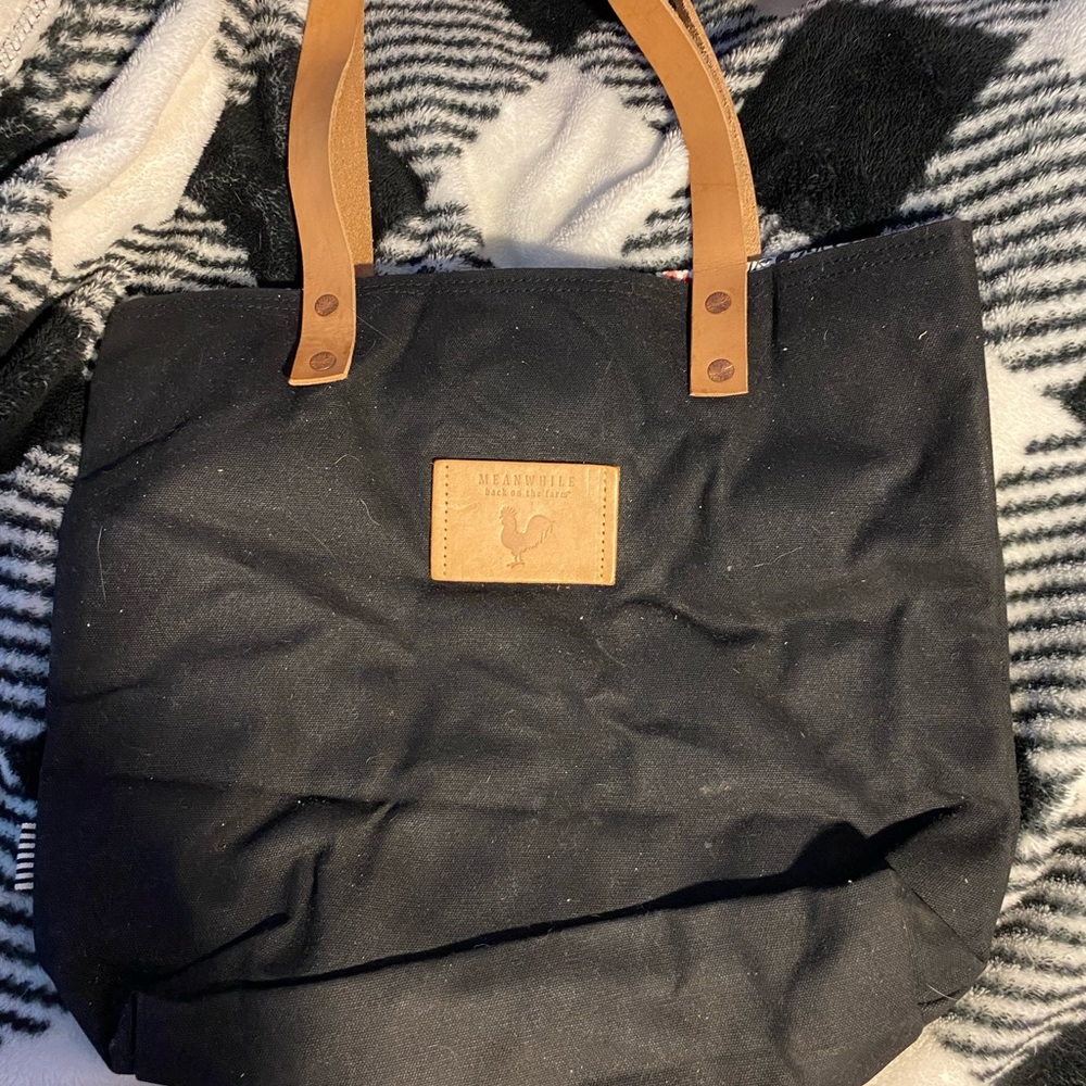 Selling a Meanwhile Back on the farm purse. Never used